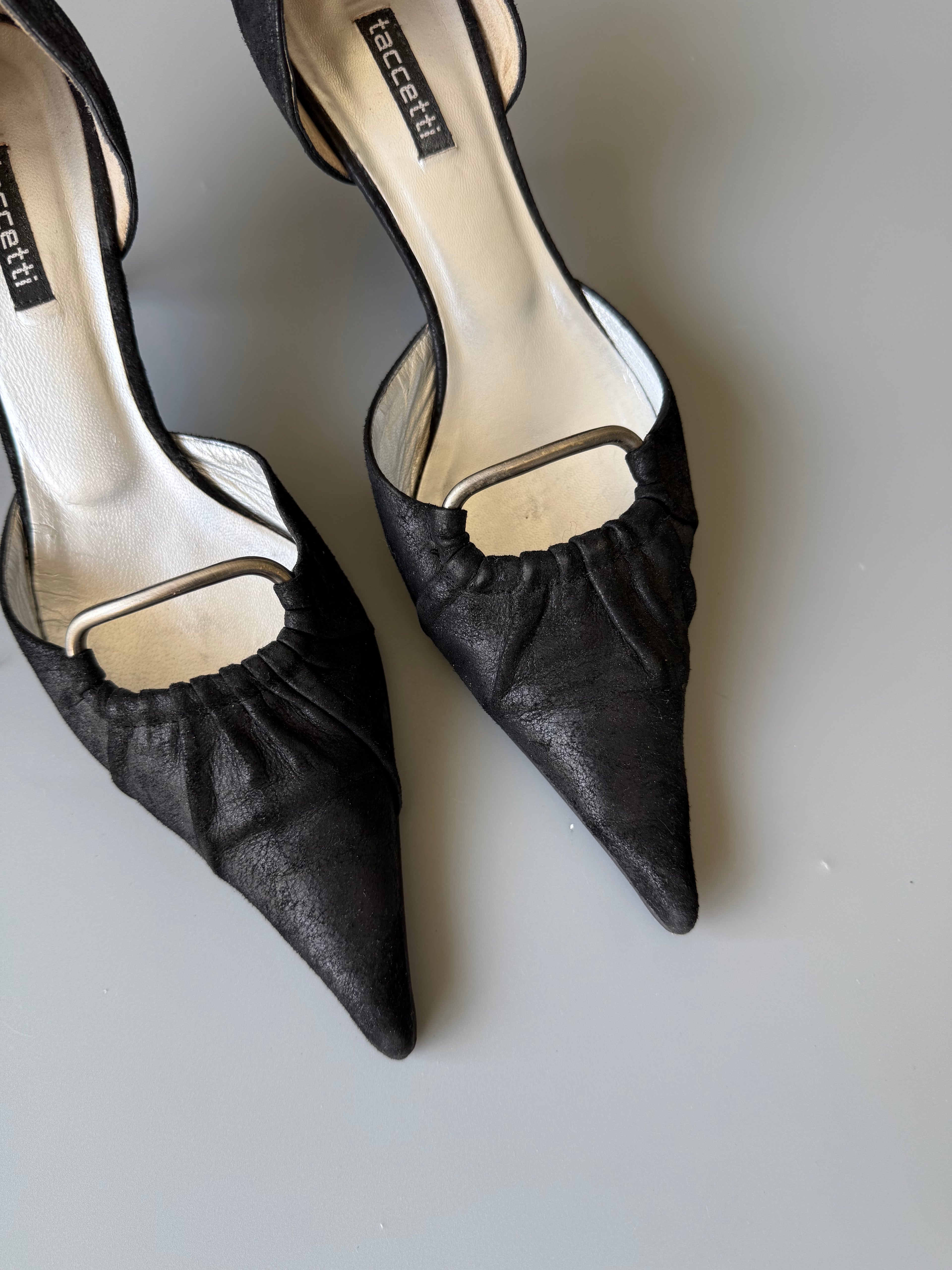 Black Pointed Pumps