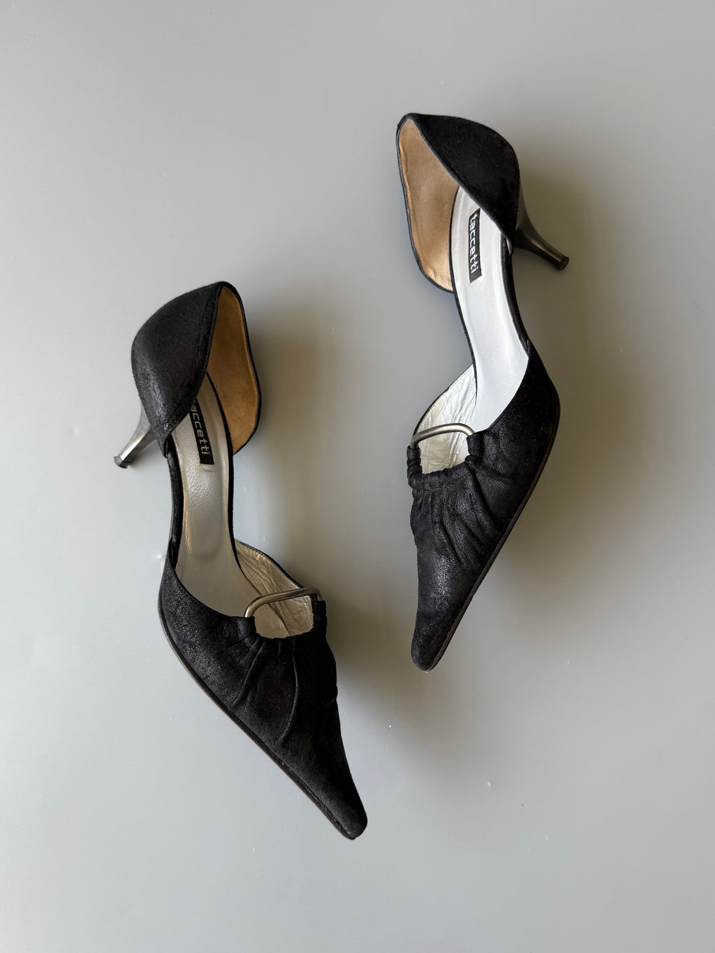 Black Pointed Pumps