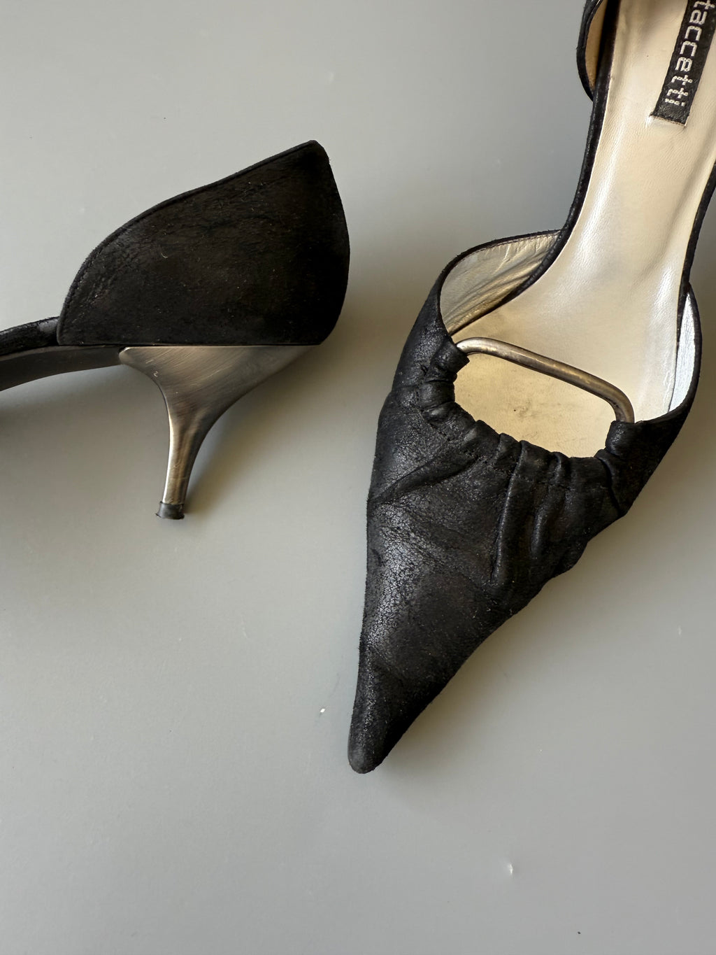 Black Pointed Pumps