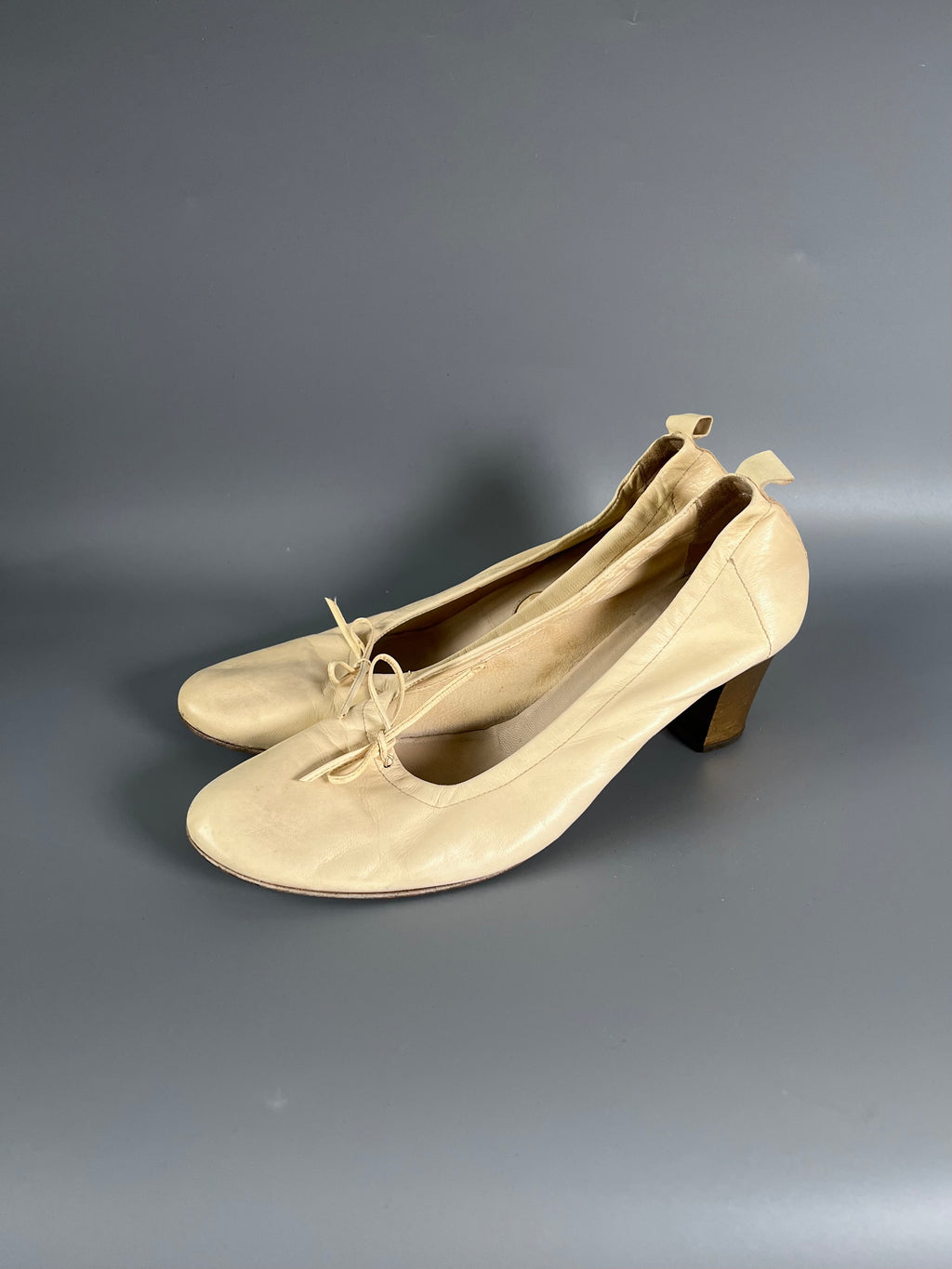 Vic Matie Ecru Leather Ballet Heels